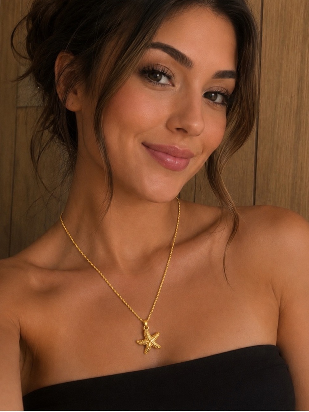 Gold starfish necklace